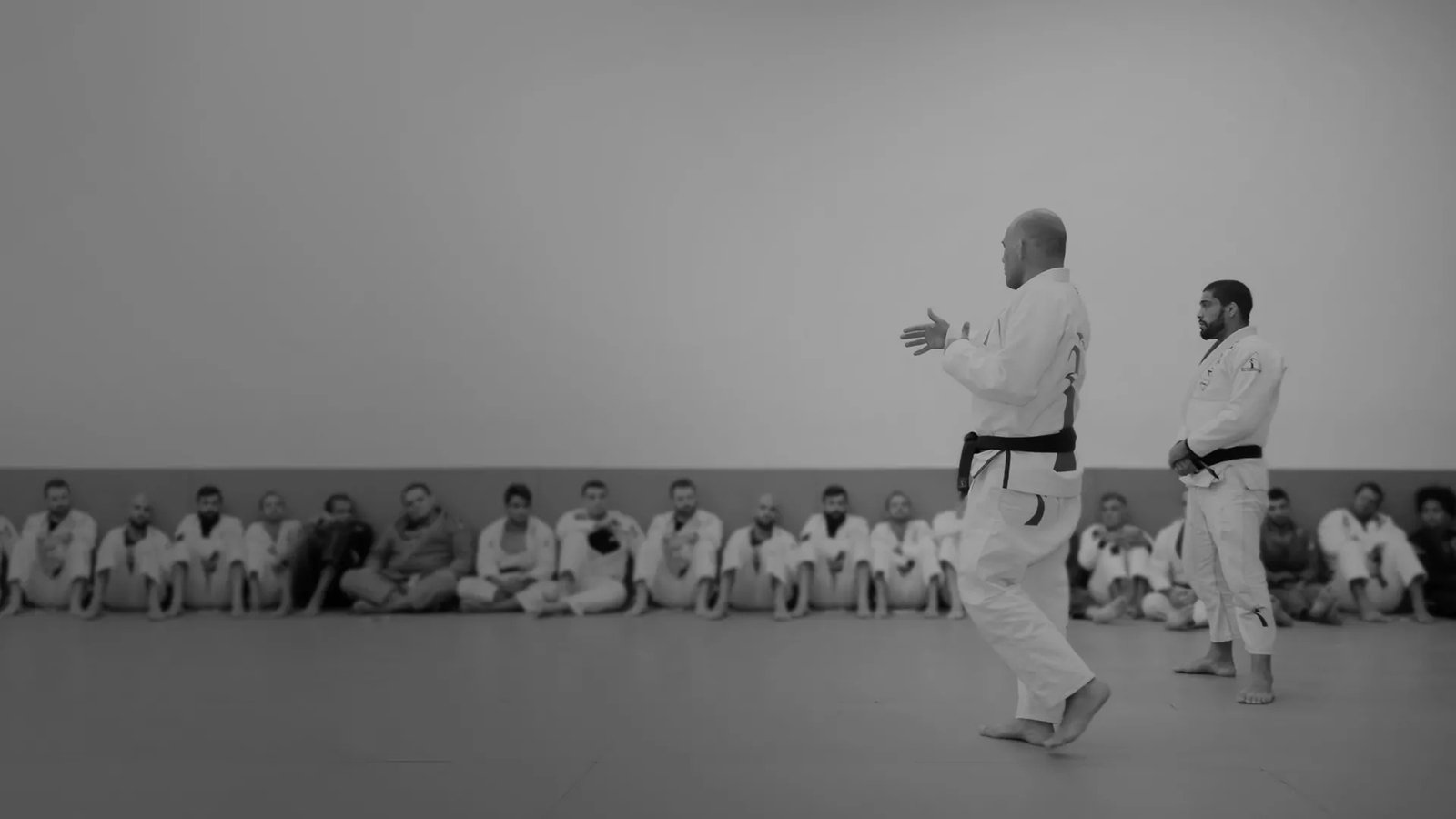Aula de jiu jitsu no tatame Alliance
